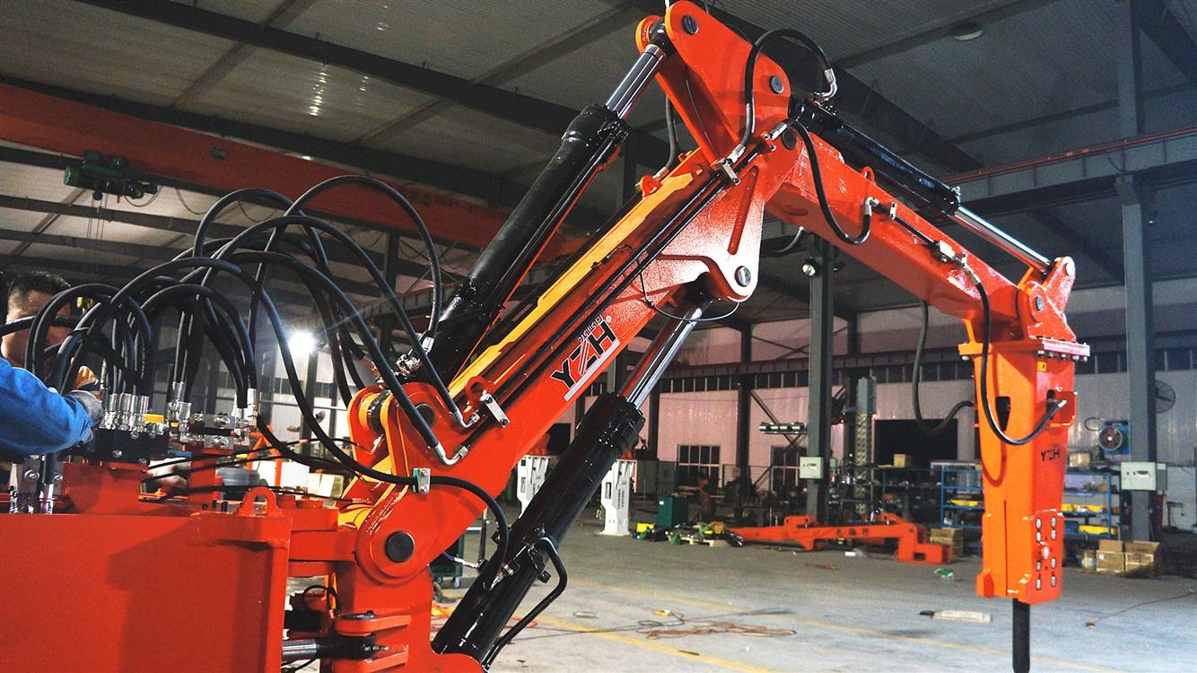 颚式破碎机进料口碎石专用多功能液压破碎机械手